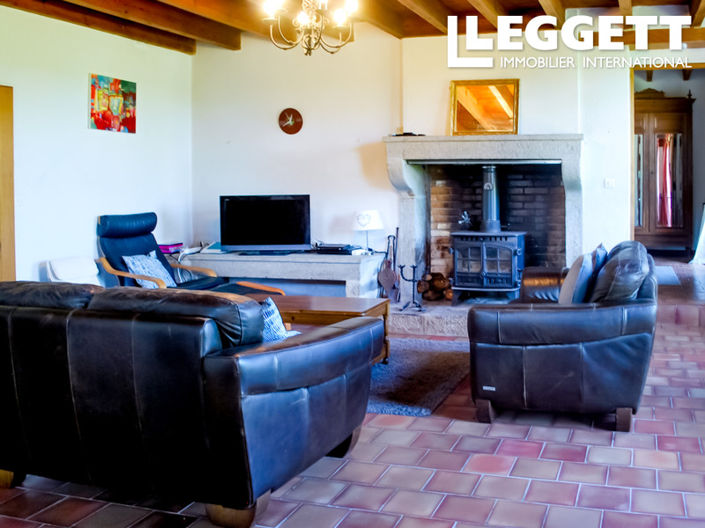 Image No.10-3 Bed House for sale