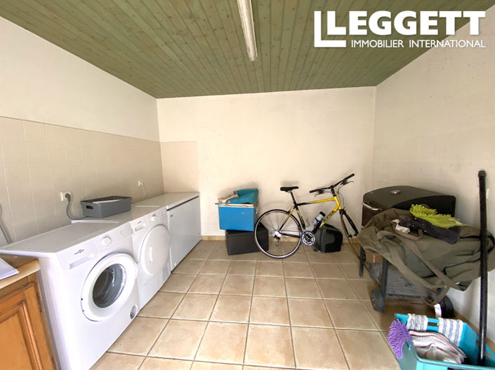 Image No.8-3 Bed House for sale