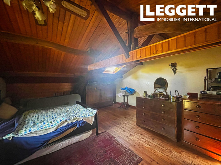 Image No.10-3 Bed House for sale