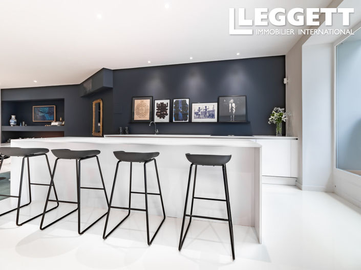 Image No.8-2 Bed Apartment for sale