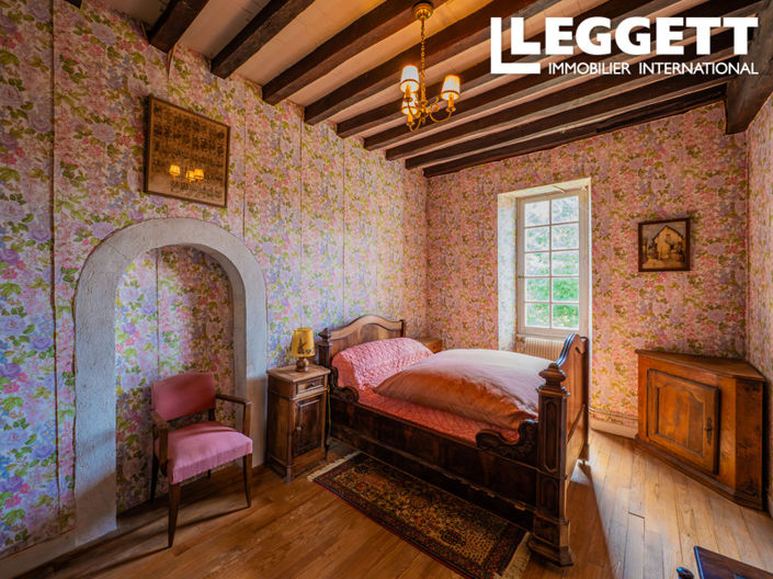 Image No.10-4 Bed House for sale