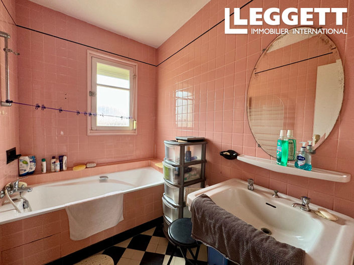 Image No.6-5 Bed House for sale