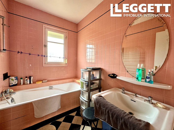 Image No.6-5 Bed House for sale