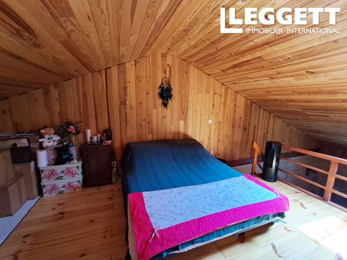 Image No.8-2 Bed House for sale