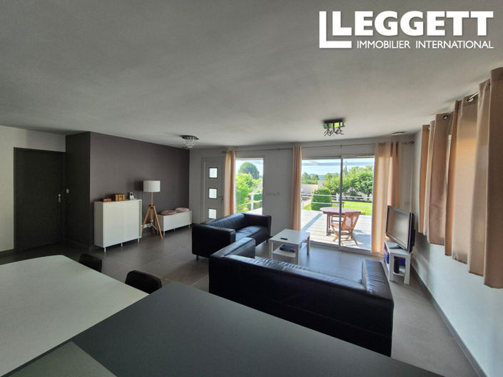 Image No.2-5 Bed House for sale