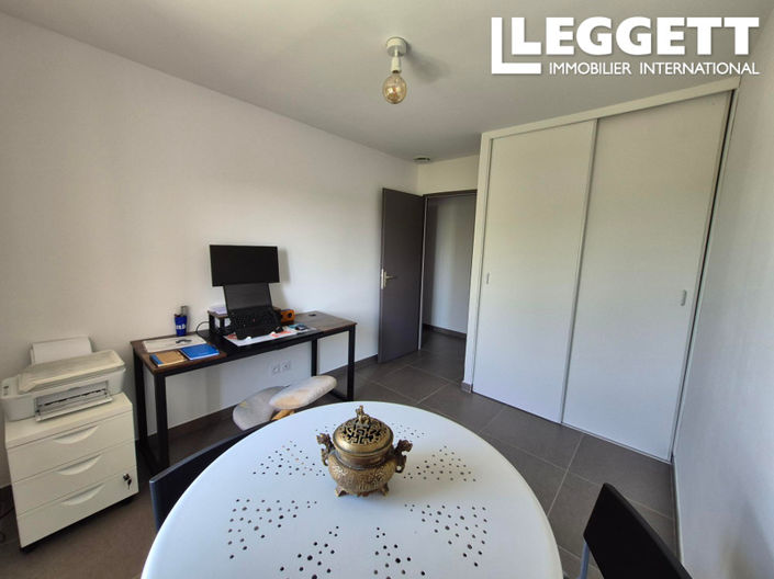 Image No.6-5 Bed House for sale