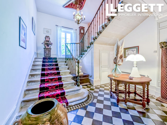 Image No.8-7 Bed Chateaux for sale