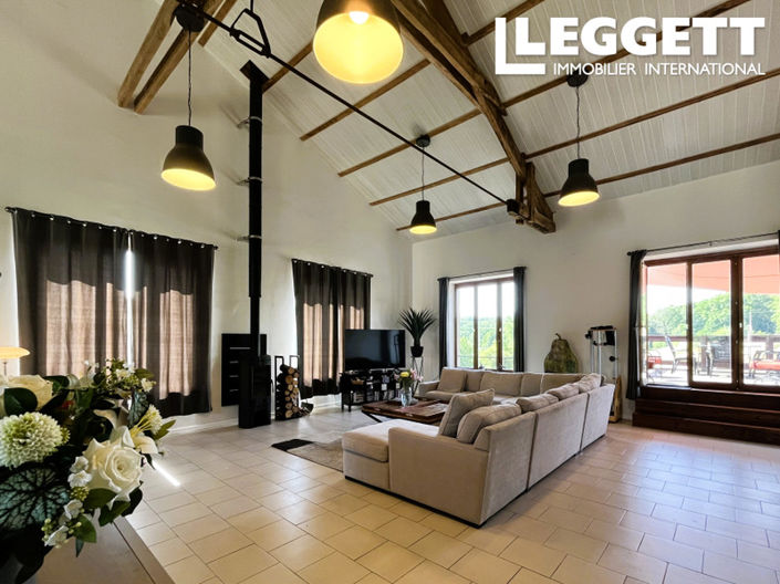 Image No.2-4 Bed House for sale