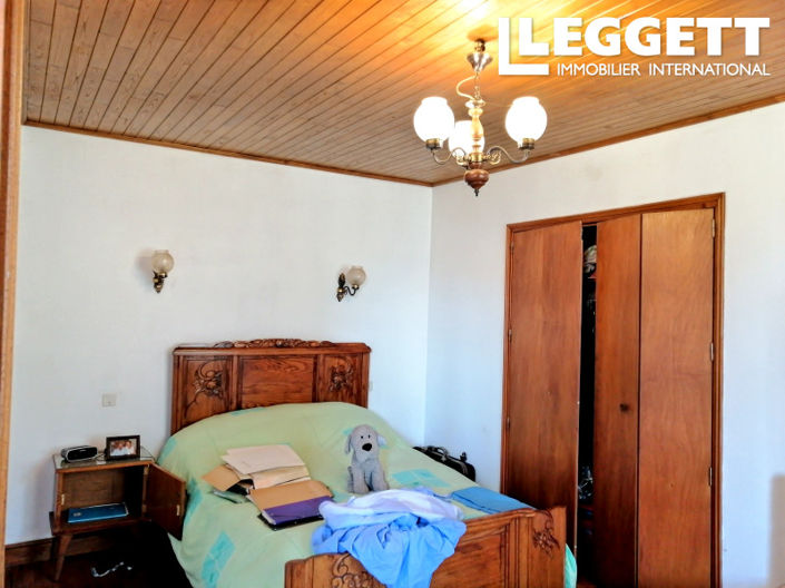 Image No.6-5 Bed House for sale