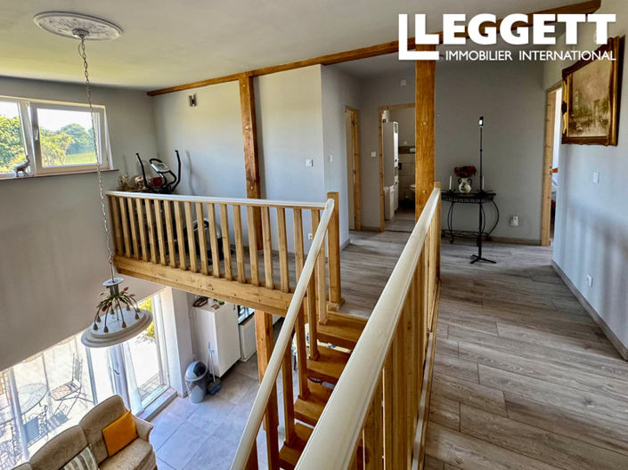 Image No.1-4 Bed House for sale