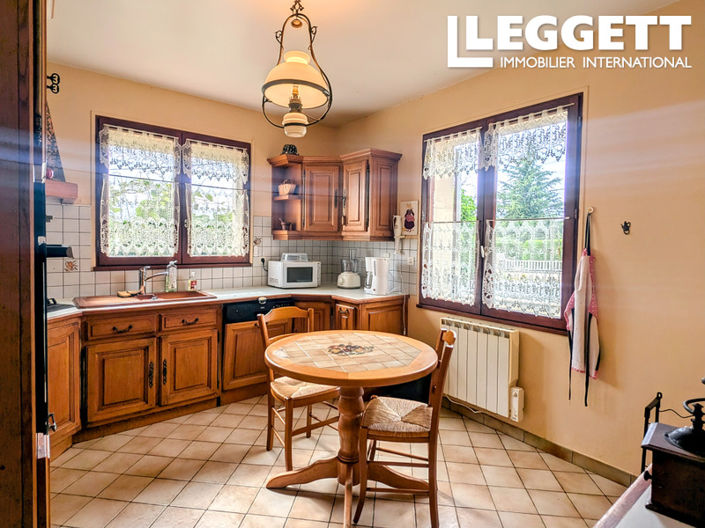 Image No.6-3 Bed House for sale