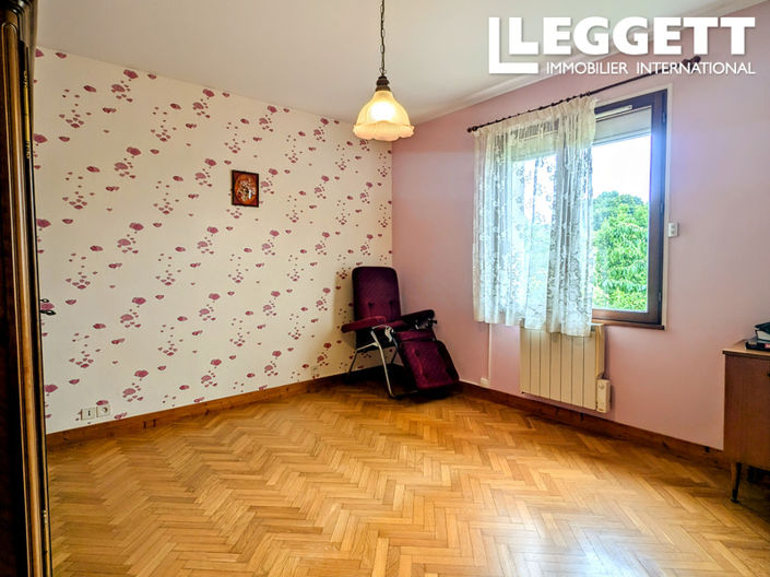 Image No.8-3 Bed House for sale