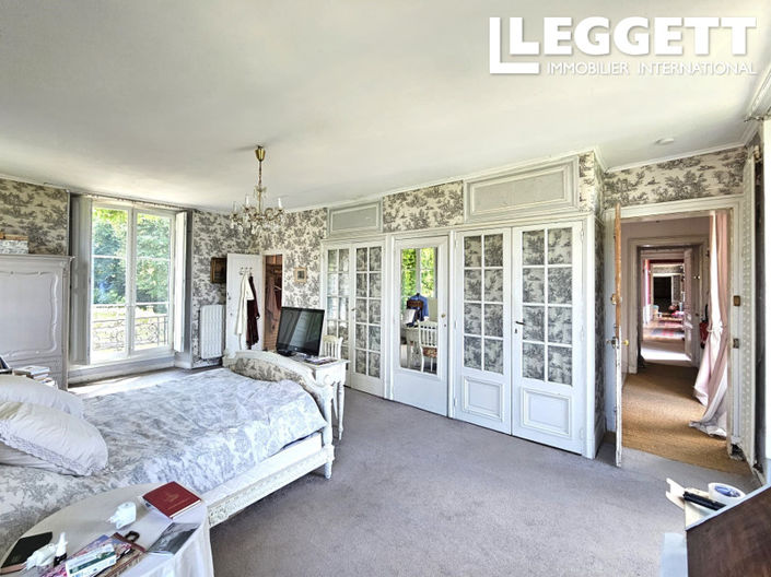 Image No.7-13 Bed Chateaux for sale