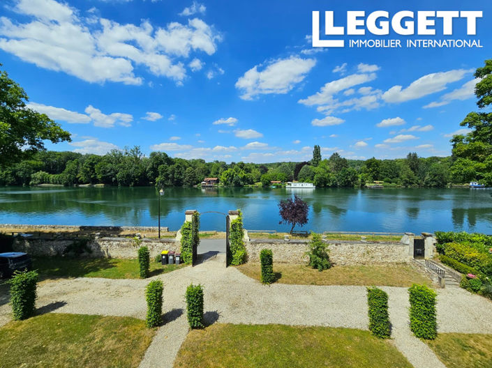 Image No.8-13 Bed Chateaux for sale