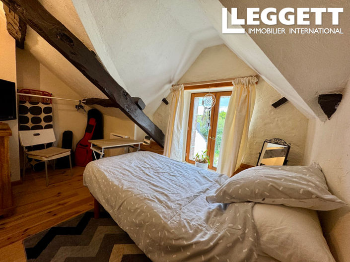 Image No.10-3 Bed House for sale