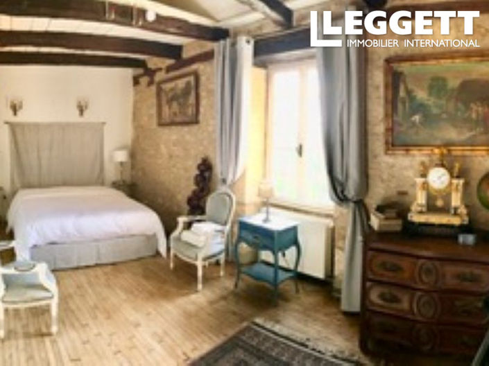 Image No.6-6 Bed House for sale