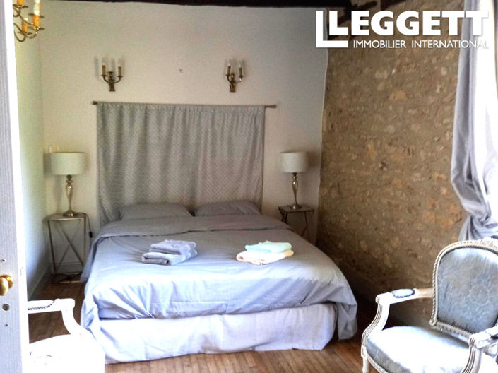 Image No.7-6 Bed House for sale