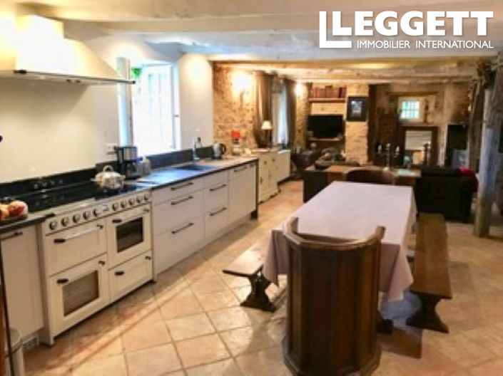 Image No.9-6 Bed House for sale