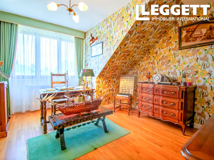 Image No.8-4 Bed House for sale