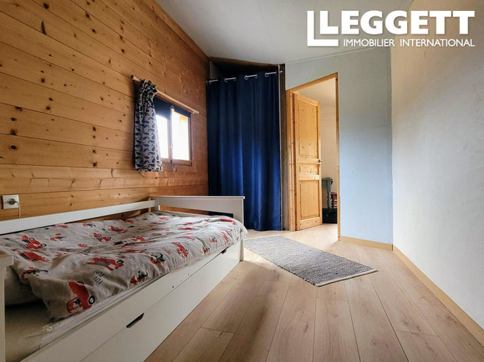 Image No.9-3 Bed House for sale