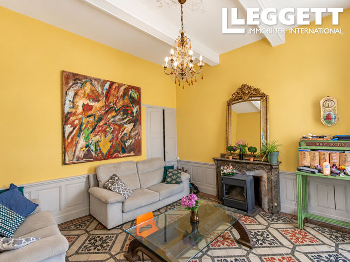 Image No.5-9 Bed House for sale