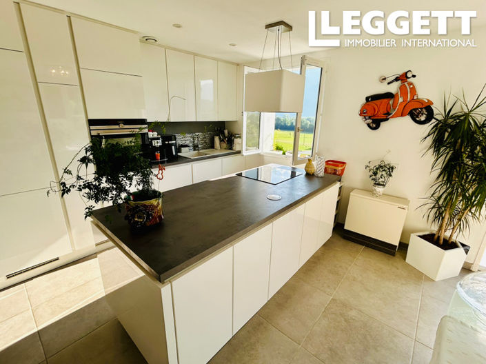 Image No.4-4 Bed House for sale