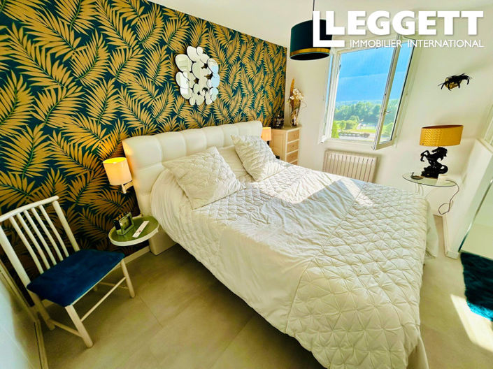 Image No.6-4 Bed House for sale