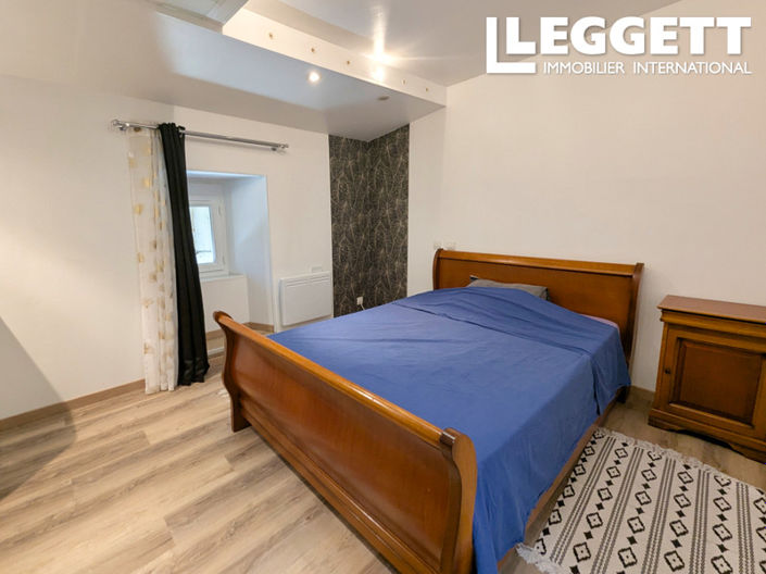 Image No.7-5 Bed House for sale