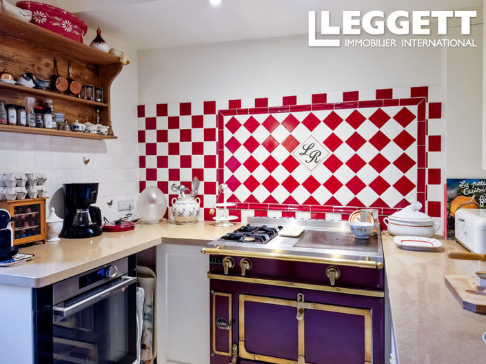 Image No.6-5 Bed House for sale