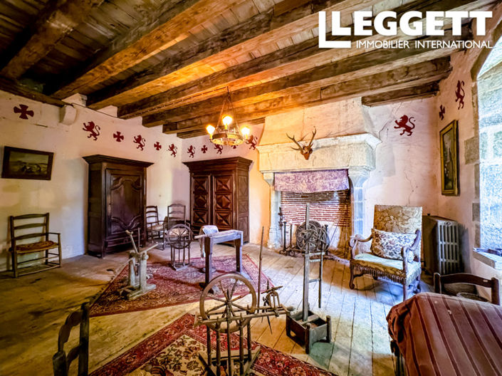 Image No.4-4 Bed Chateaux for sale