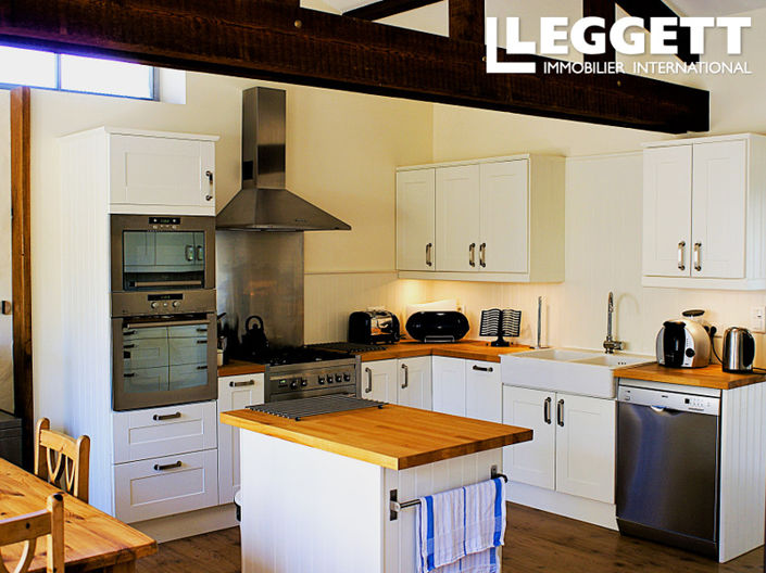 Image No.8-7 Bed House for sale