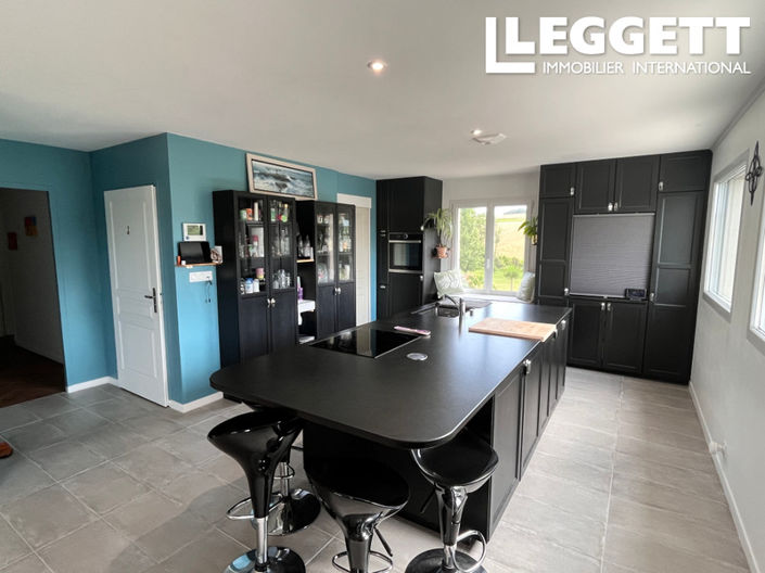 Image No.6-7 Bed House for sale