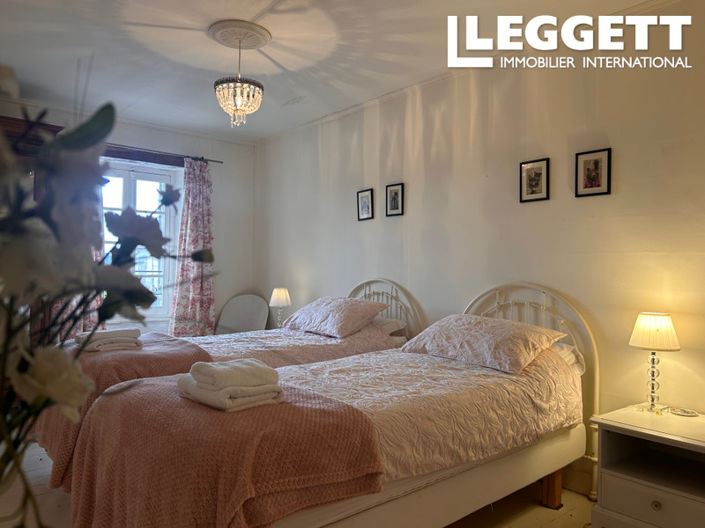 Image No.10-4 Bed House for sale