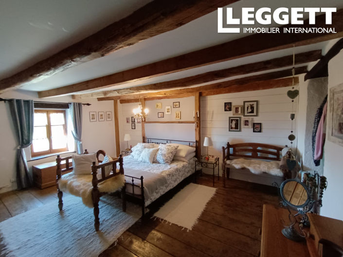 Image No.9-6 Bed House for sale