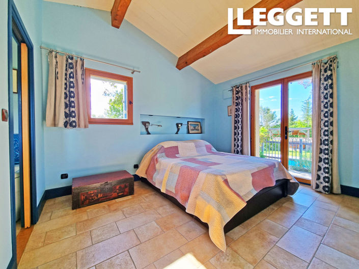 Image No.7-5 Bed House for sale