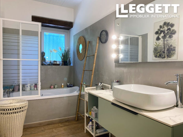 Image No.8-Maison de 7 chambres à vendre à Champagne-Mouton