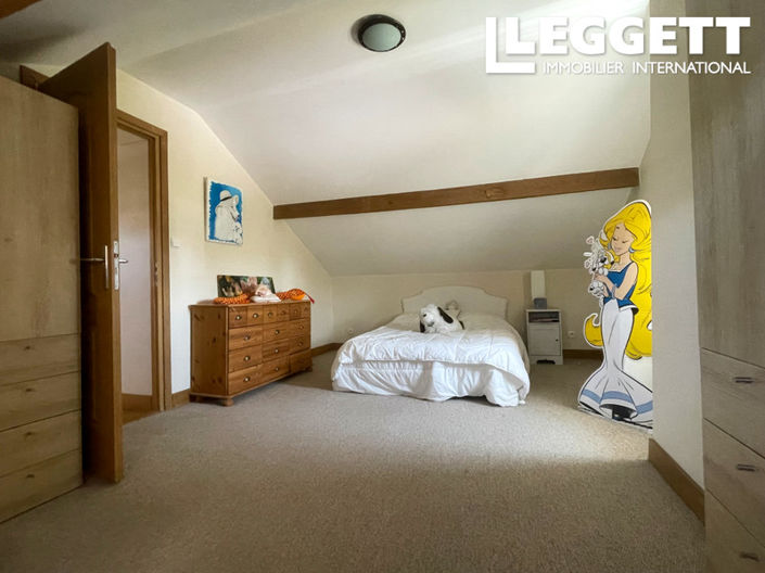 Image No.8-4 Bed House for sale