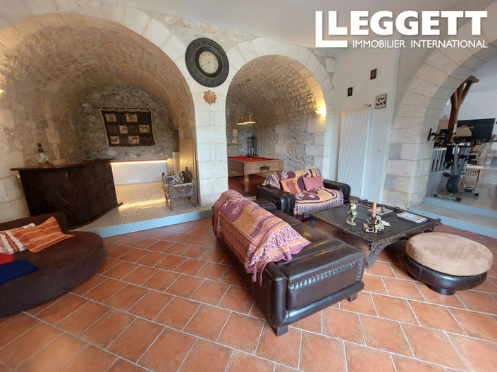 Image No.3-5 Bed House for sale