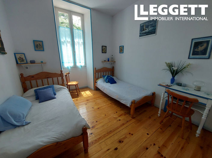 Image No.7-5 Bed House for sale