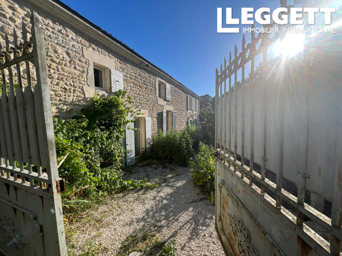 Image No.10-3 Bed House for sale