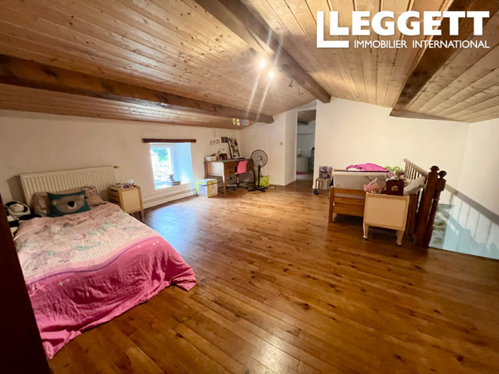 Image No.8-3 Bed House for sale