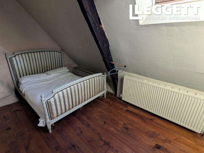 Image No.10-3 Bed House for sale