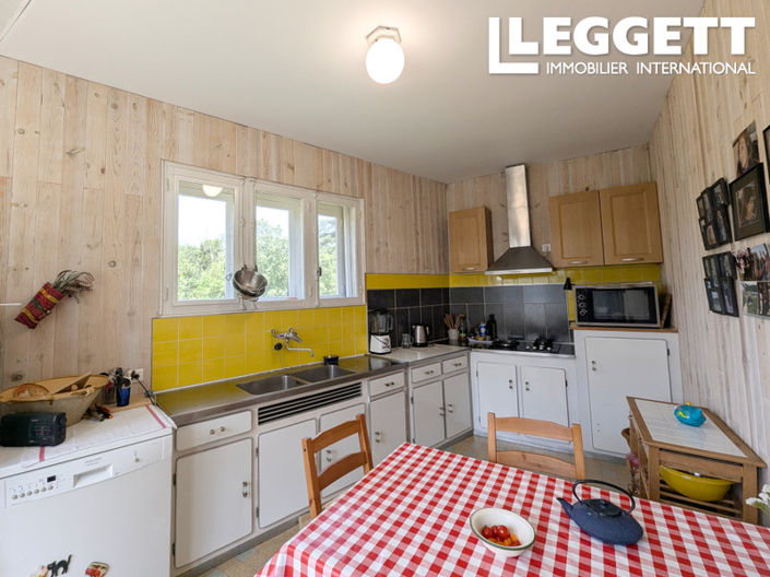 Image No.8-4 Bed House for sale