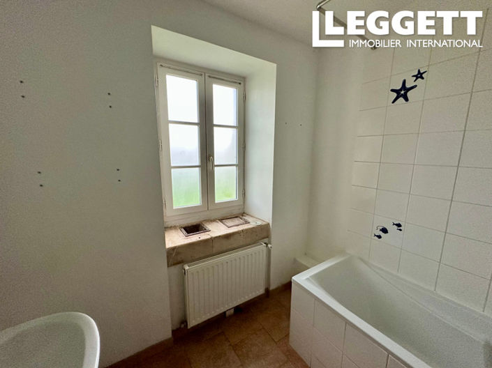 Image No.9-6 Bed House for sale