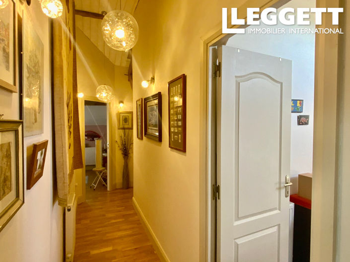 Image No.6-7 Bed House for sale