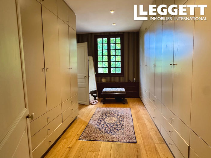 Image No.7-6 Bed House for sale