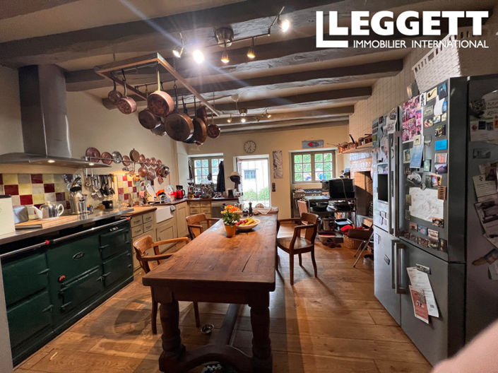 Image No.8-6 Bed House for sale