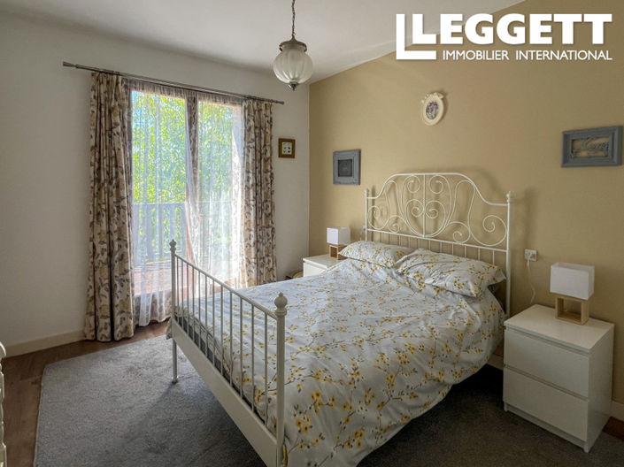 Image No.5-5 Bed House for sale