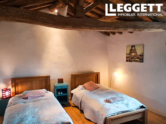 Image No.10-4 Bed House for sale