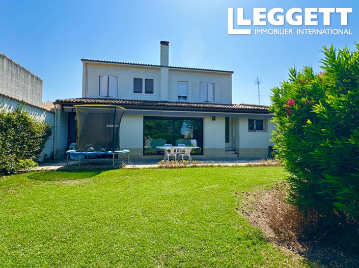 Image No.1-5 Bed House for sale